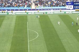 开云-可惜了！马莱莱边路“煲汤”生吃对手，单刀挑射被扑！