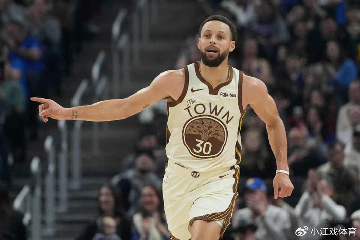 开云在线直播-巴特勒退赛引热议！科尔解释只是临时有事 库里：根本没时间反应|吉米·巴特勒|勇士|黄蜂|斯蒂芬·库里|夏洛特黄蜂队_新浪新闻