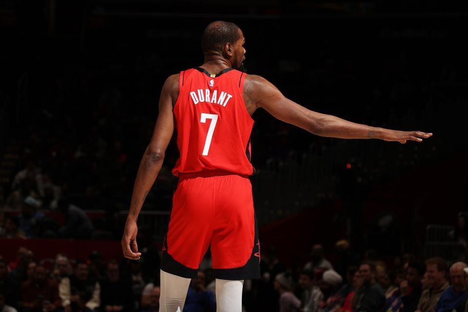 开云在线直播-三场狂轰102分，37岁杜兰特创火箭最老！终于熬到乌度卡被迫开窍